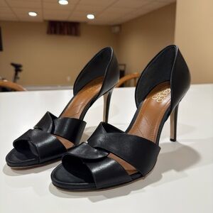 Franco Sarto Black Peep-Toe Heels with Twisted Detail size 7.5